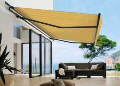 Απαγορεύεται το ζεστό νερό και το σαπούνι: Το απόλυτο κόλπο για να κάνεις τις τέντες του σπιτιού σου… καινούργιες